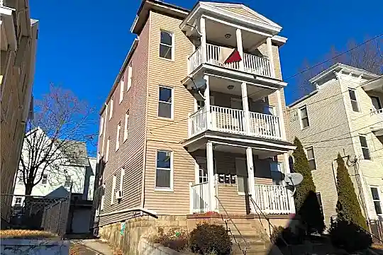 41 Putnam St unit 3 - Waterbury, CT - Photo 1