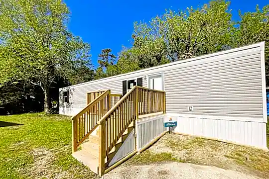 1200 N 20th St - Morehead City, NC - Photo 1