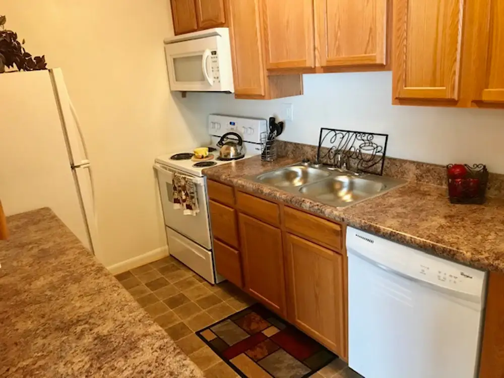 Kitchen - Newport Landing Apartments