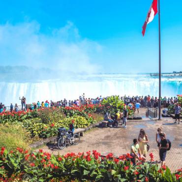 CAN niagara-falls-view-from-elementz-restaurant