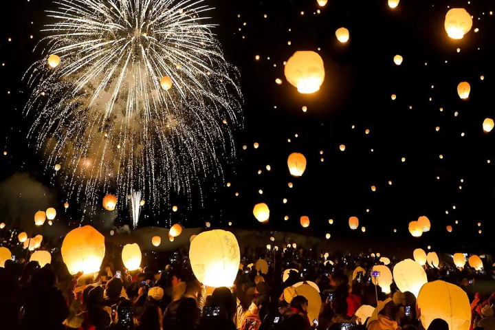 Tsunan Snow Festival 2025: Winter Sky Lanterns in Niigata