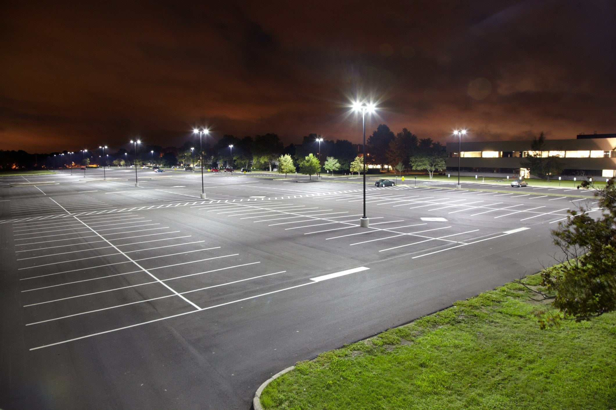 LED parking lot lighting