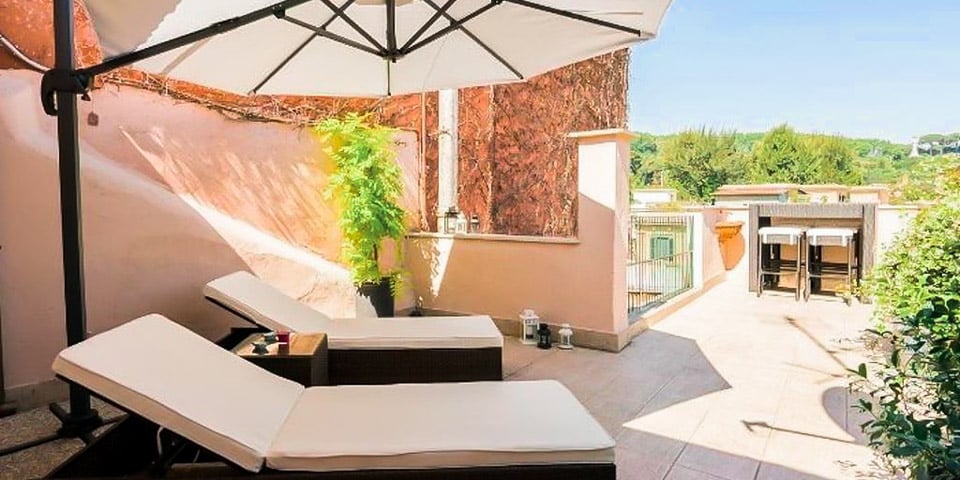 Garibaldi Roof Garden Apartment in Rome