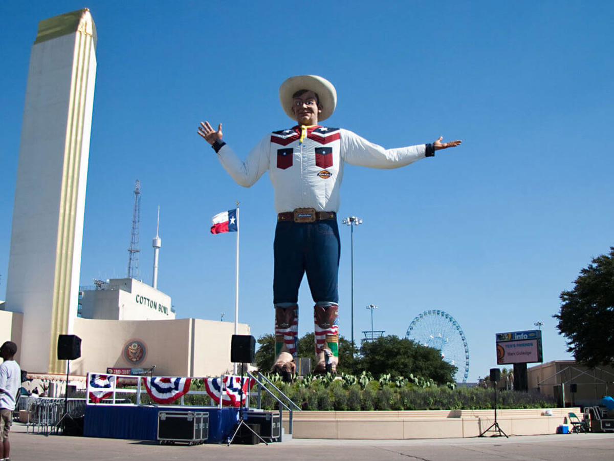 Big Text Statue in Houston