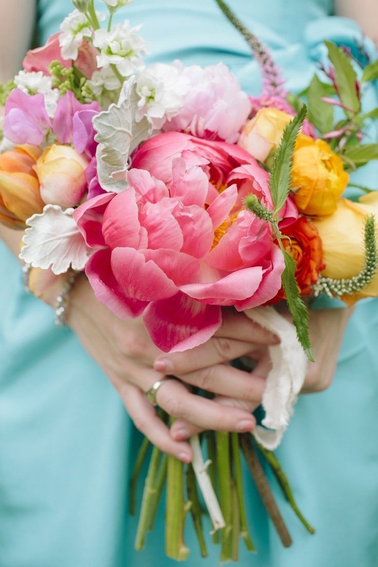 Pink and Turquoise Wedding Ideas | https://www.fabmood.com/pink-and-turquoise-wedding-ideas #weddingpalette #turquoisewedding #weddingideas