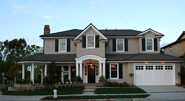 love a cute 2 story house | Exterior paint colors house | Pinterest ...