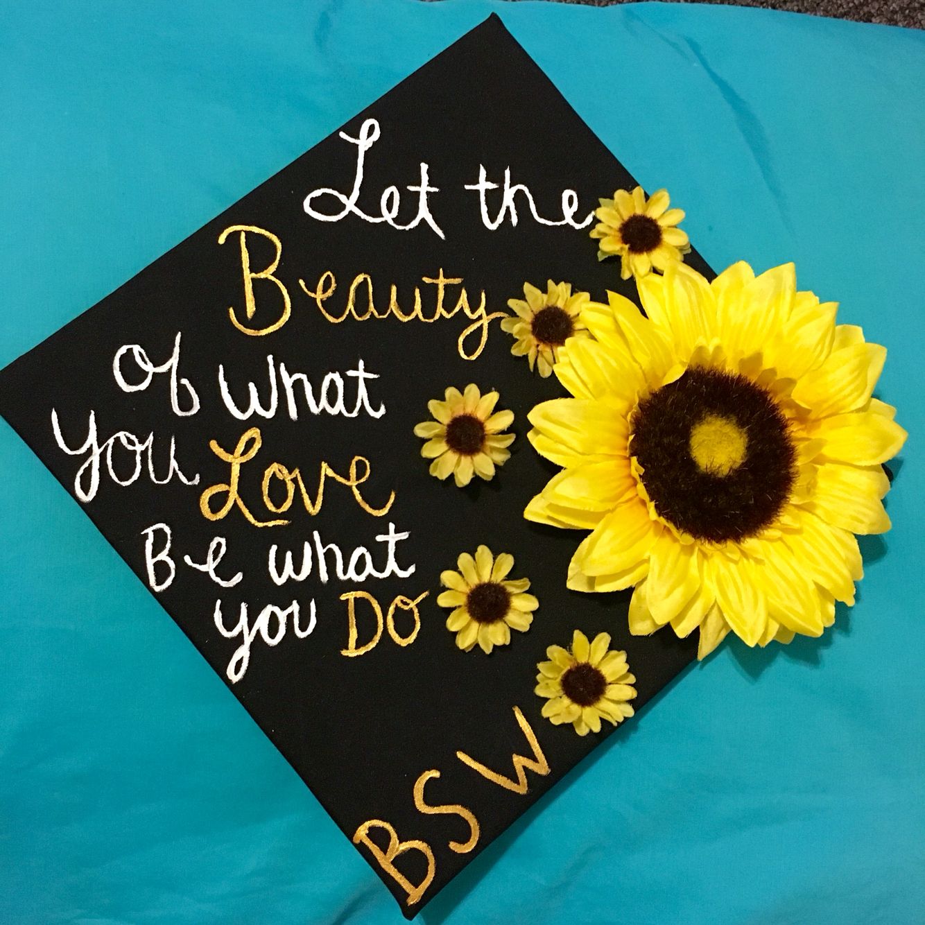 61 Creative Ways To Decorate Your Graduation Cap Inspirational