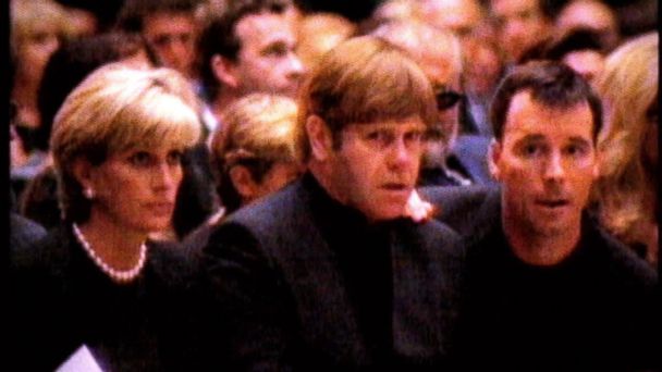 Gianni Versace's Funeral Photos Of Princess Diana Naomi Campbell At ...