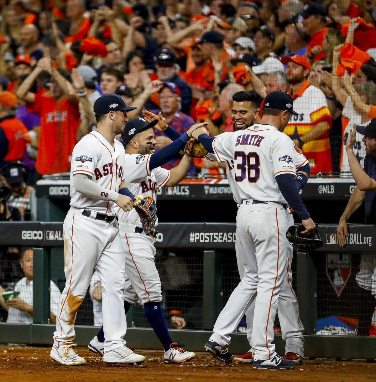 José Altuve's walkoff homer sends Astros to World Series