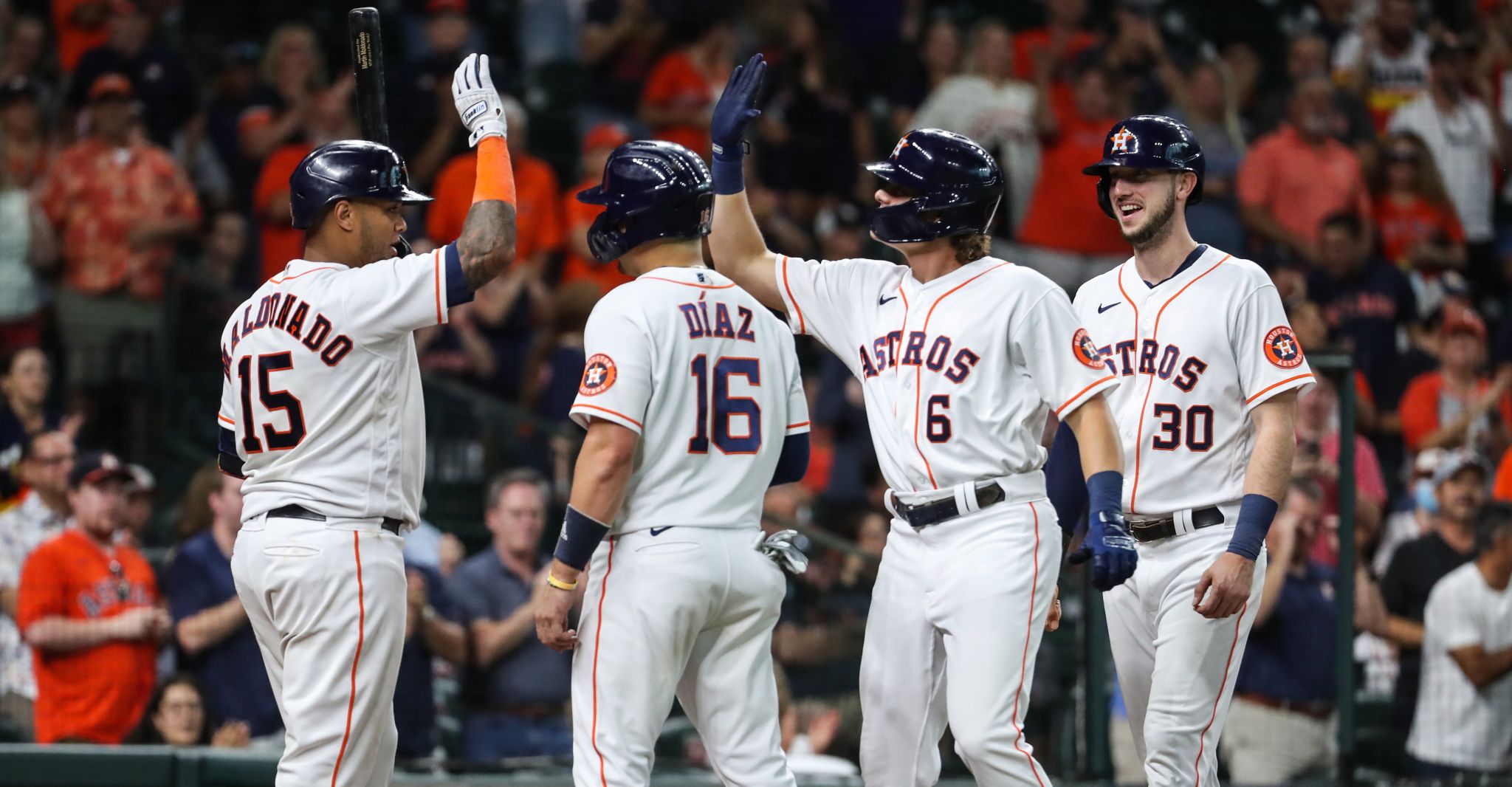 Astros blow out Mariners in series-opening win