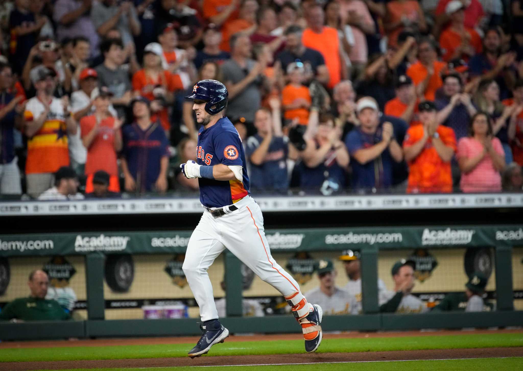 Astros' Alex Bregman hits home run for young fan from Uvalde