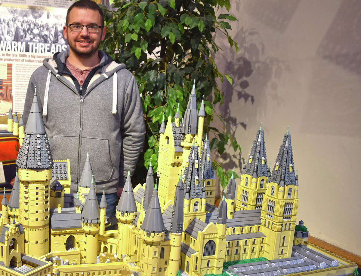 Building magic: Jacksonville man creates 25,000-piece Hogwarts for exhibit