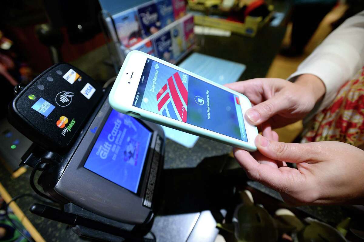 Apple Pay leaves out several store-branded credit cards