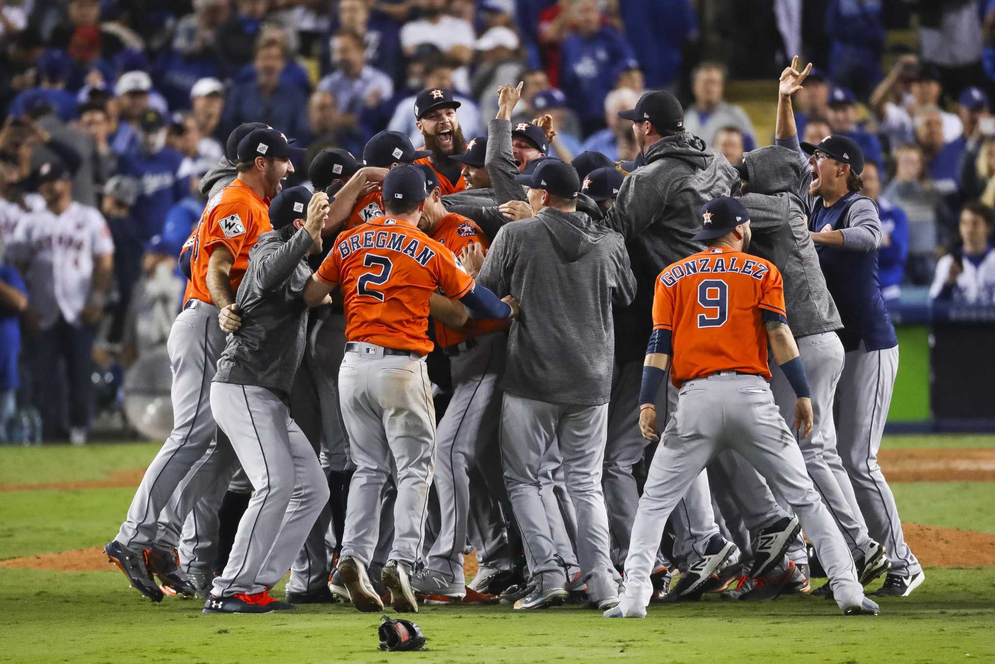 Journalist plays ball with Astros, Hurricane Harvey