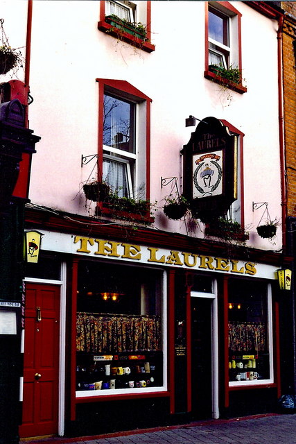 Killarney - The Laurels Singing Pub - Front entrance