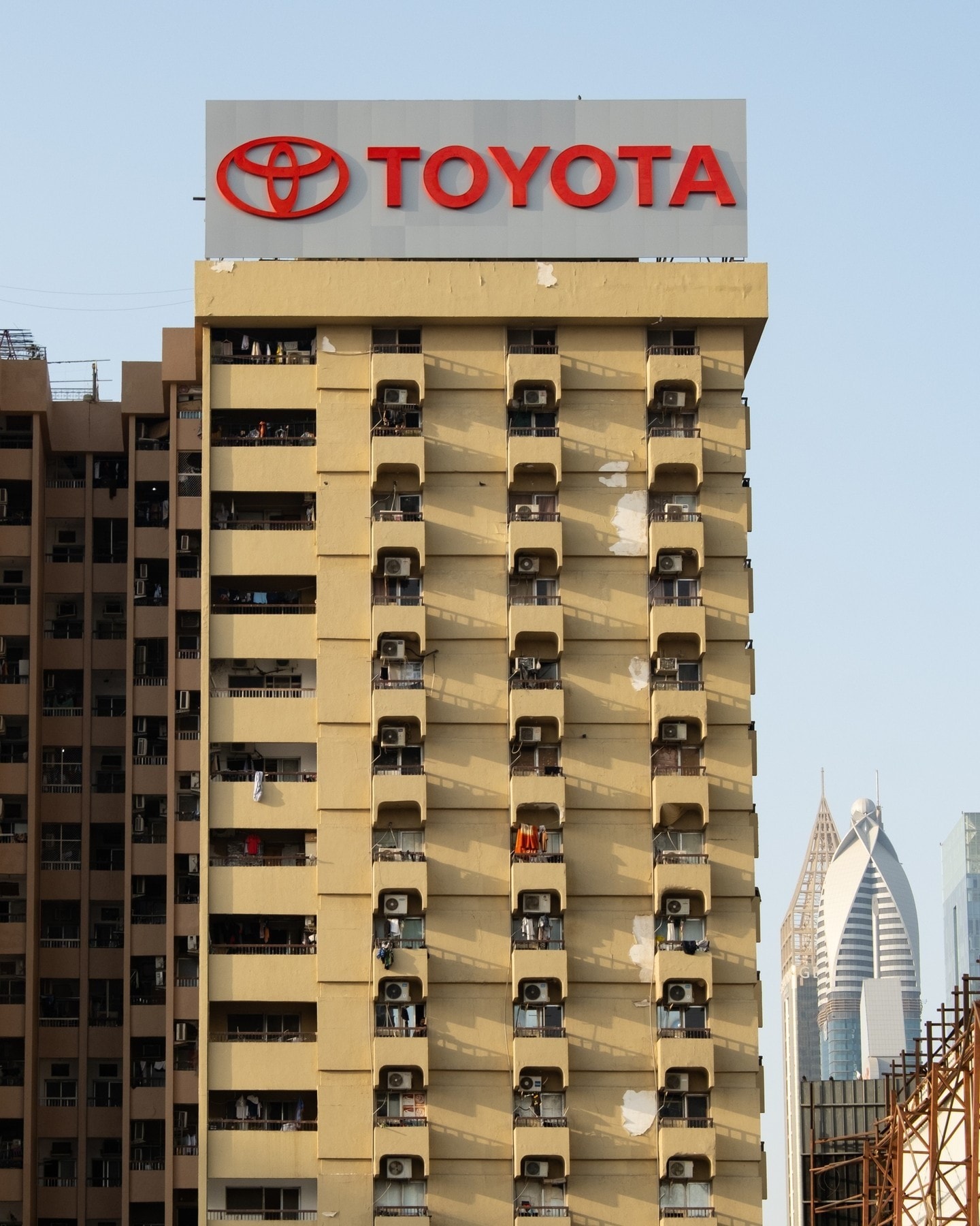 Teilen mehr als 70 über dubai toyota tower beste - dedaotaonec