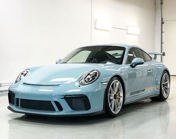 Meissen Blue 2018 Porsche 911 GT3 Has Color-Coded Roll Cage - autoevolution