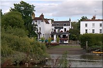 TQ1673 : The White Swan, Twickenham by Mike Pennington