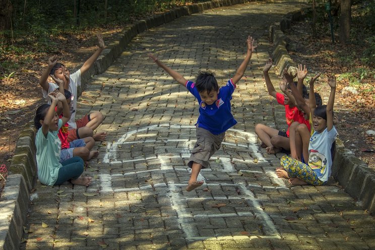 Dolanan Tradisional Dalam Membentuk Karakter Anak - Seputar Bentuk - Manfaat Permainan Tradisional Dalam Membentuk Karakter Anak