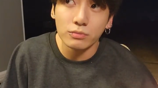 ویلایو جونگ کوک ( زیرنویس فارسی ) / bts jungkook vlive - نماشا