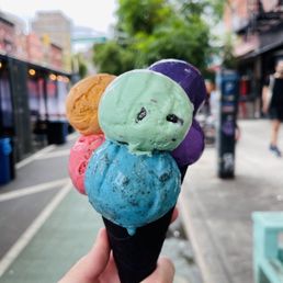 Photo of Stuffed Ice Cream - New York, NY, United States. Ice Cream Bouquet (7 flavors)