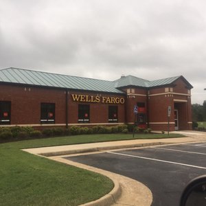 Wells Fargo Bank on Yelp