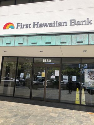 Photo of First Hawaiian Bank - Kapiolani Branch - Honolulu, HI, US. Front