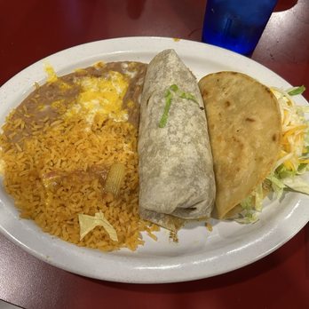 Burrito (Beef) and taco (Chicken) combo plate