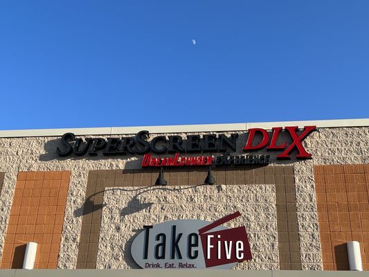 Photo of Marcus South Shore Cinema - Oak Creek, WI, US. Exterior