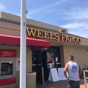 Wells Fargo Bank on Yelp