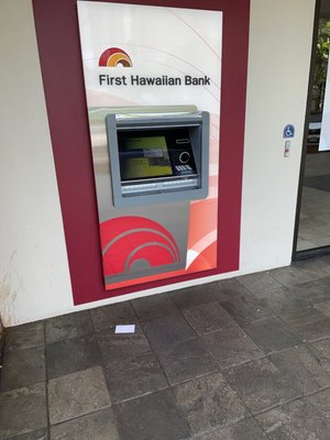 Photo of First Hawaiian Bank - Kapiolani Branch - Honolulu, HI, US. Dispenses $100 bills