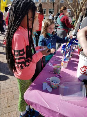 Photo of Virginia Beach Court - Virginia Beach, VA, US. Crafts for the kids at Pinwheel Palooza