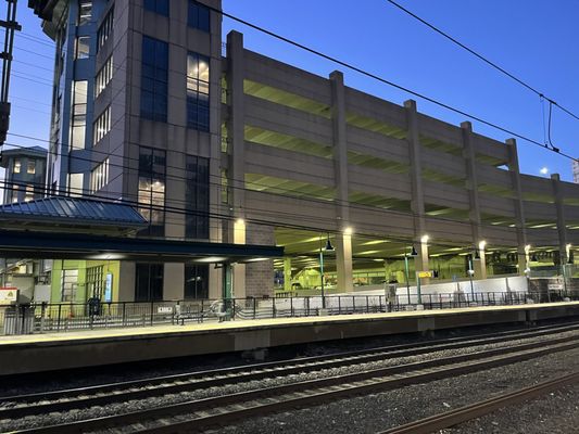 Photo of New Rochelle Metro-North Railroad Station - New Rochelle, NY, US.