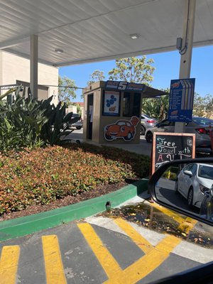 Photo of Fast5Xpress Car Wash - Irvine, CA, US. Wait line