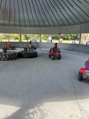 Photo of Dull’s Tree Farm - Thorntown, IN, US. Kids play area