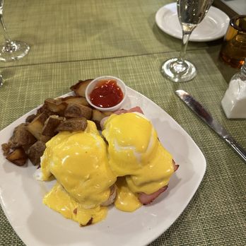 Eggs Benedict