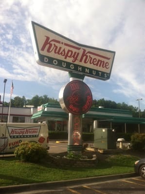 Photo of Krispy Kreme - Pigeon Forge, TN, US. Awesome place to get a really good snack