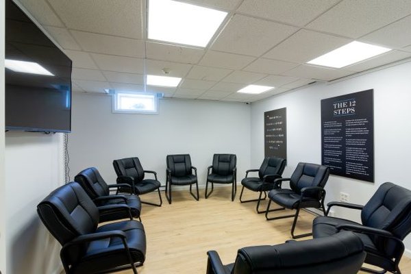 Photo of Avenues Recovery Center at Lake Ariel - Lake Ariel, PA, US. Group Room