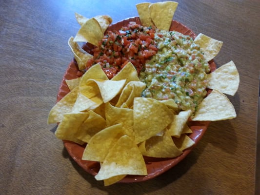 Photo of El Rancho - Hanover, PA, US. Guacamole with pico de Gallo