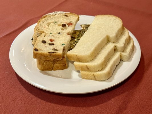 Photo of Bavarian Inn Restaurant - Frankenmuth, MI, US. Fruit Bread & White Bread