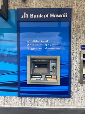 Photo of Bank of Hawaii - Honolulu, HI, US. 24-hour ATM Outside Bank Entrance