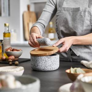 Dash Pestle & Mortar With Bamboo Lid