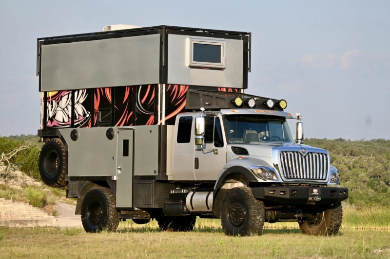 3-Story, 1-Bedroom Apartment on Wheels: Bid on This International GXV Pangea 4×4