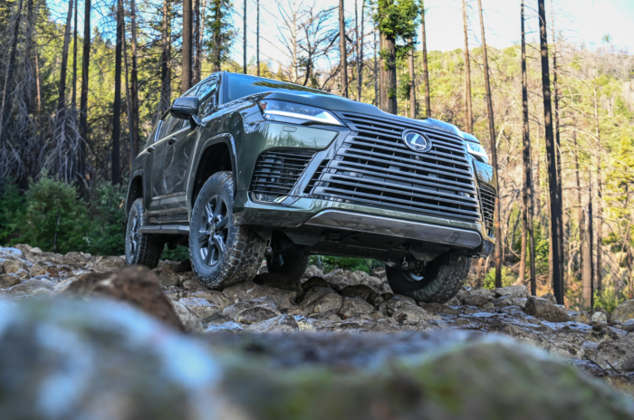 2025 Lexus LX 700h Overtrail