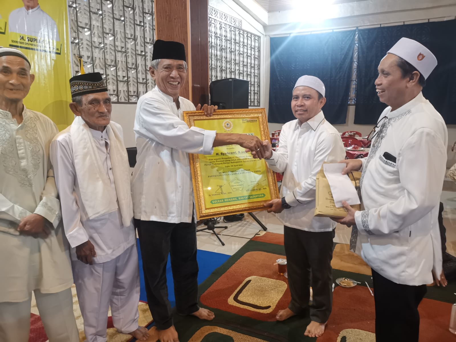 12 Tokoh Dapat Penghargaan, H Yamani: Terimakasih Sudah Membesarkan ...