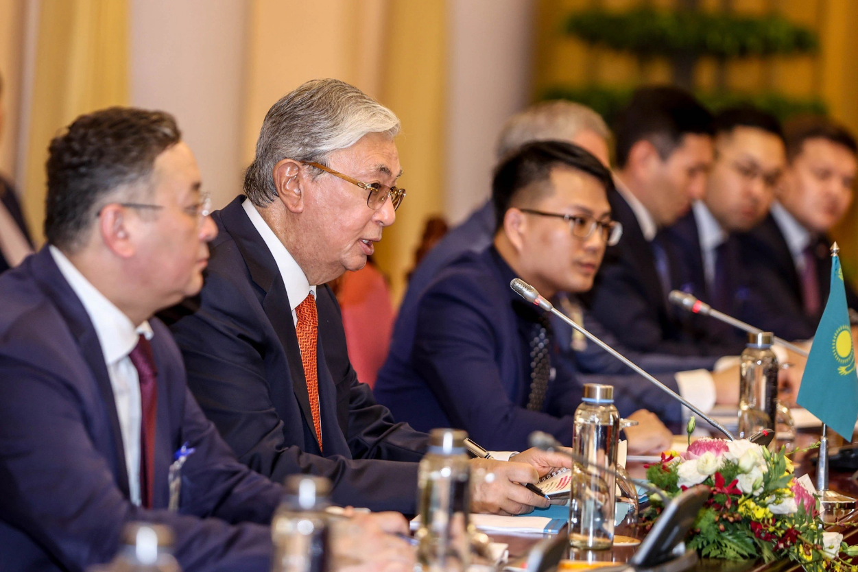 Vietnamese state president chairs welcome ceremony for Kazakh ...