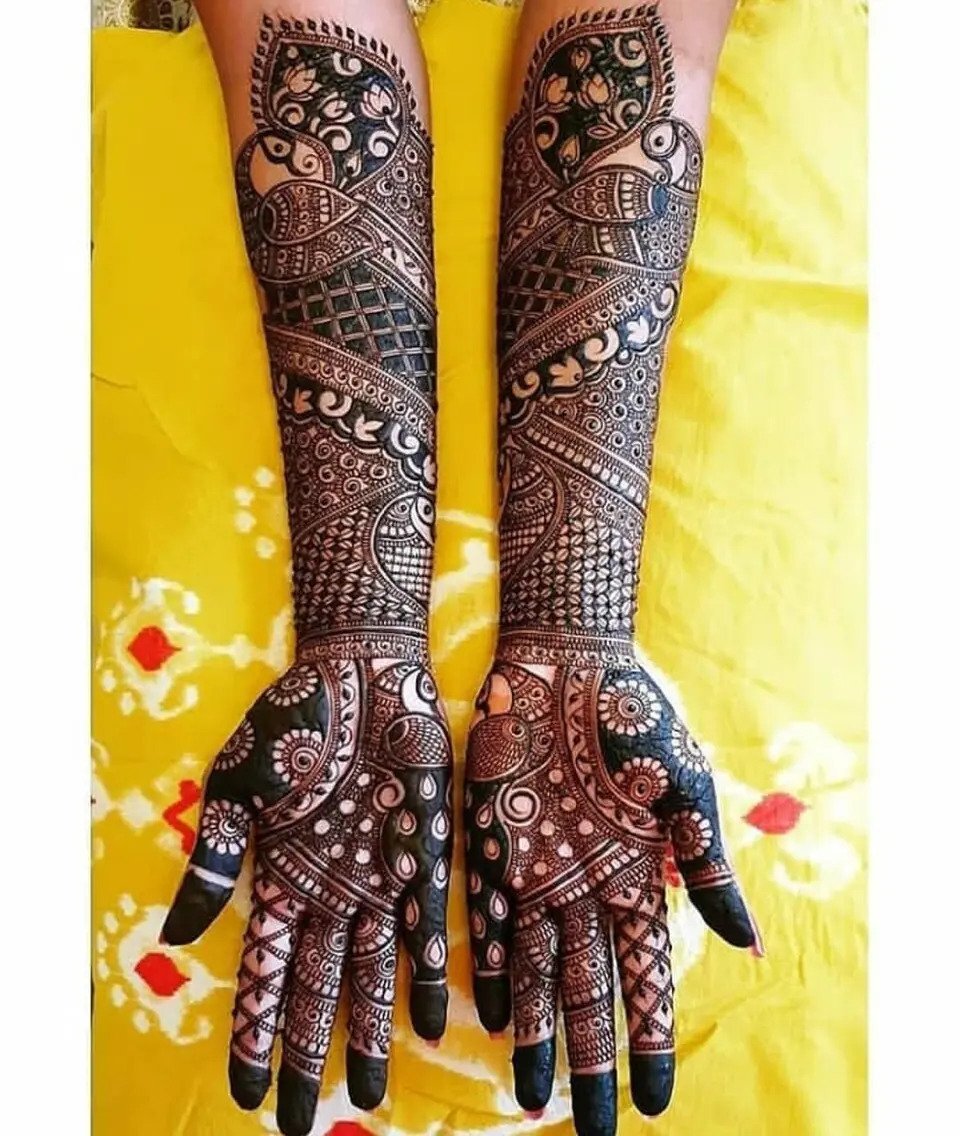 55+ Unique Peacock Mehndi Design Ideas For Brides