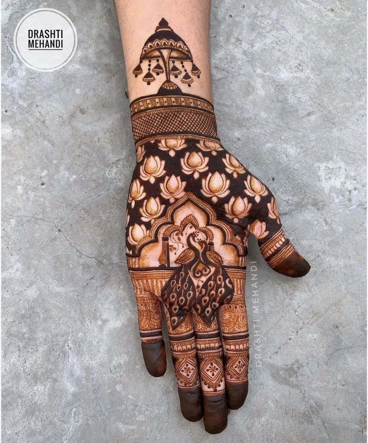 Jharokha Mehendi Design For Wedding Season - ShaadiWish