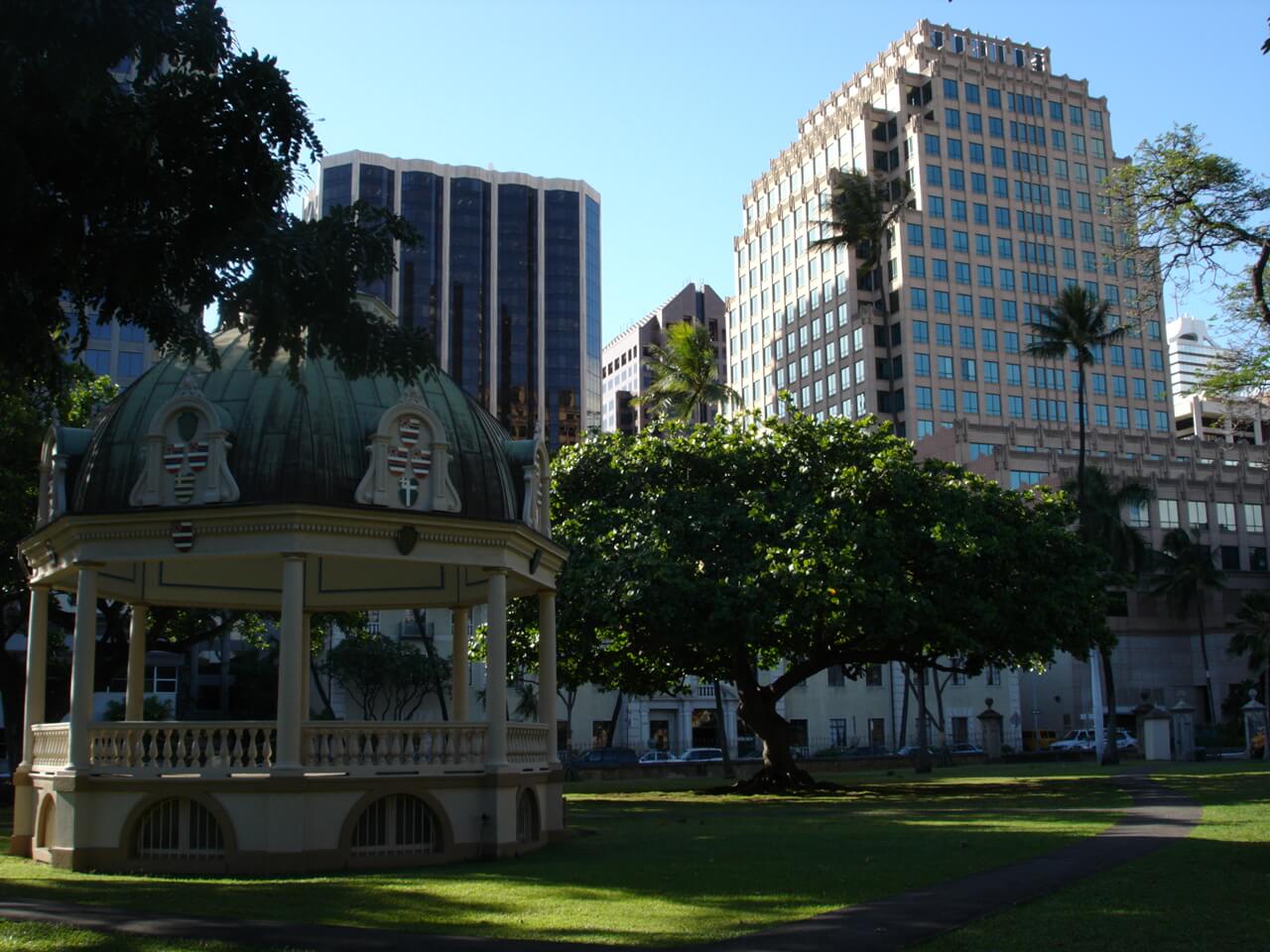 Honolulu Travel Shaka Guide