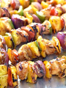 Hawaiian Chicken Kabobs Recipe | shewearsmanyhats.com